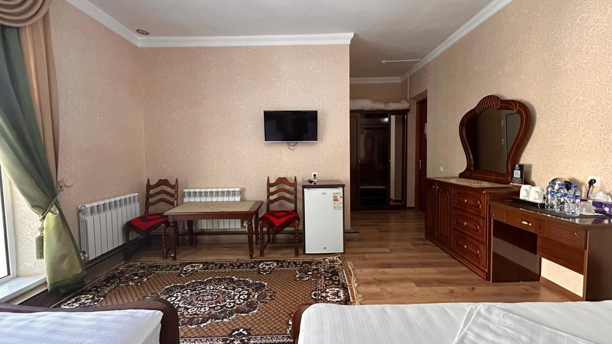 Hotel Ishonch Самарканд Екстериор снимка